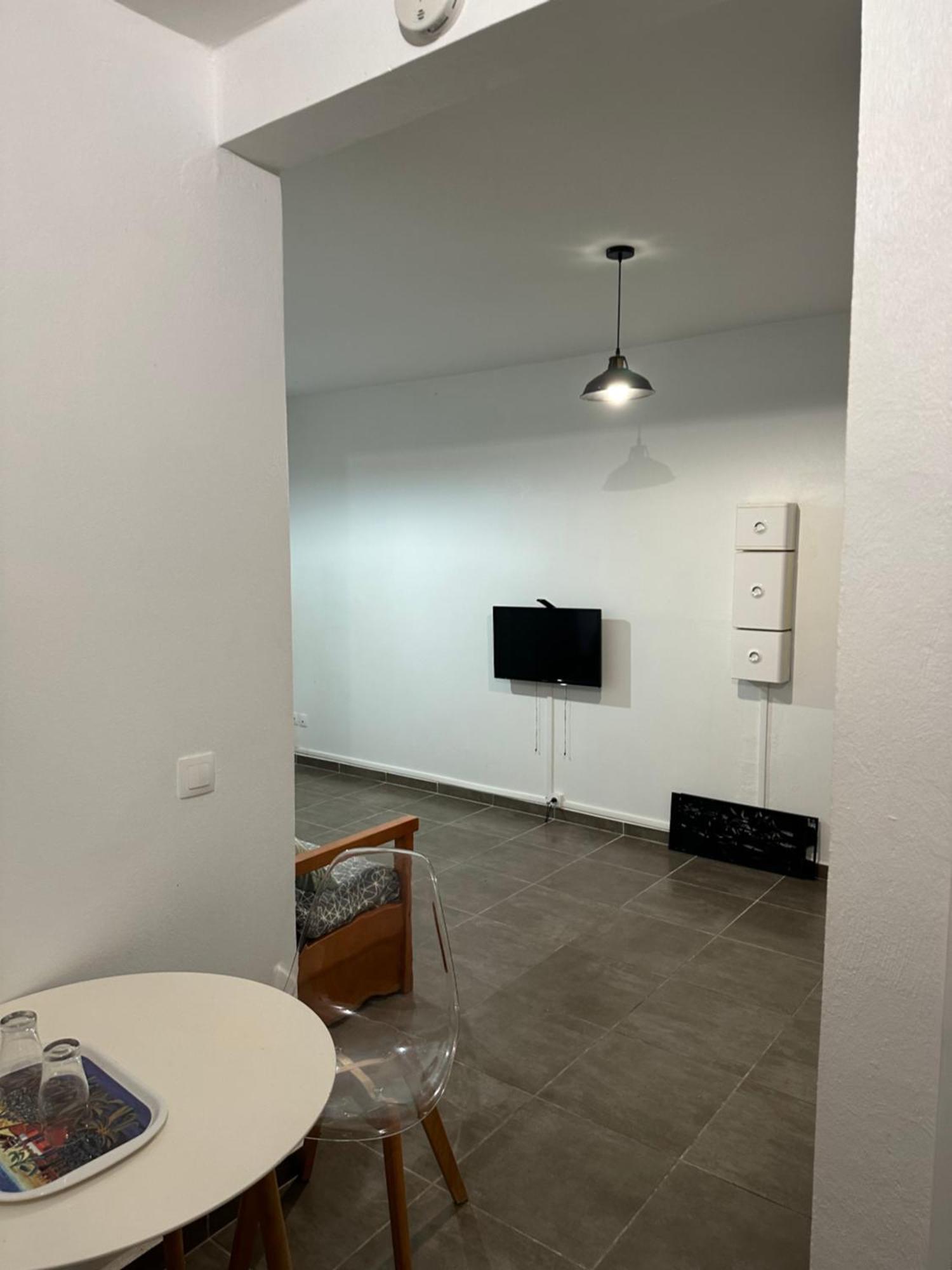 Ferienwohnung La Caraibe Dans La Station Balneaire Saint-Francois  Exterior foto